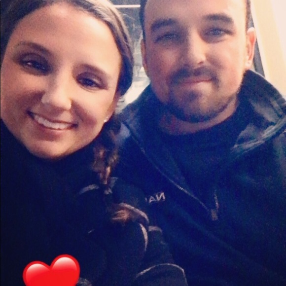 Hello - Picture 5 of 16